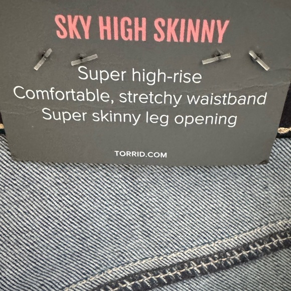 Torrid Sky High Skinny Dark Wash Jeans Size 18 - Picture 5 of 5
